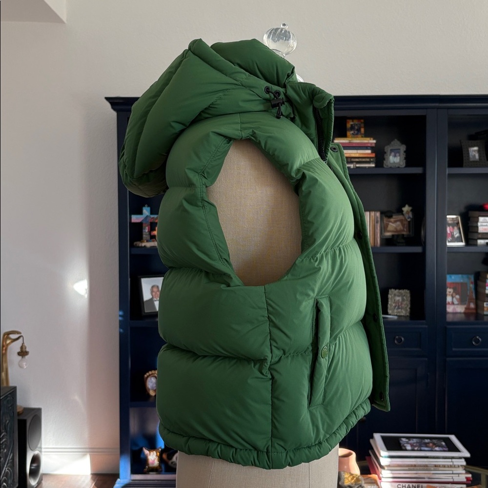 Aritzia The Super Puff Green Vest with Hood size XS - Picture 4 of 9